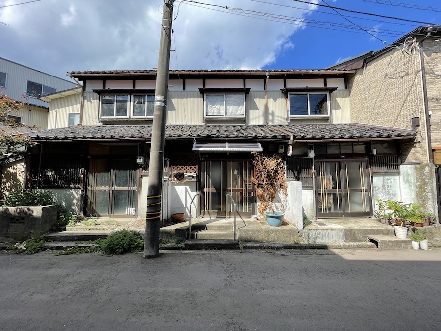 「塀！長屋」インタビュー｜生きるためのサイクルを生む、生活と制作の新発地
