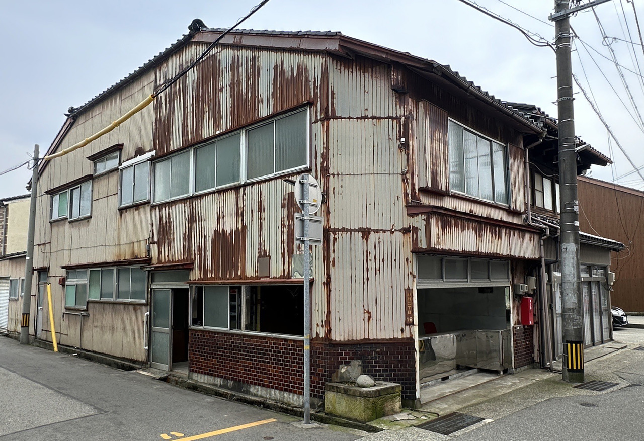 足立智美「うたう家」